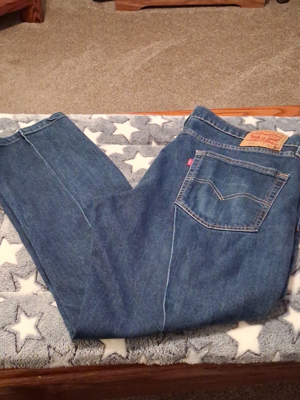 Levi's Men's Dark Blue Relaxed Fit Denim Jeans 37-28